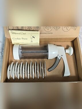 Pampered Chef Cookie Press in White and Silver